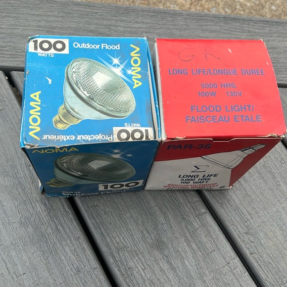 NOMA and PAR-38 lights bulbs - Picture 1 of 3